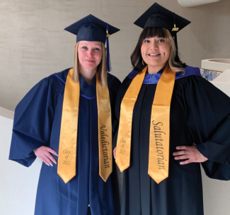 Valedictorian, Stephanie Meen (left) and Salutatorian, Lindsay Halcrow (right) celebrate their 2022 Convocation.