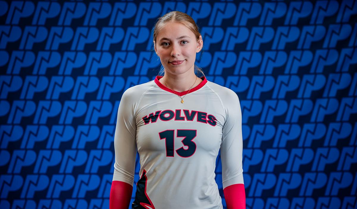 Official headshot of Wolves Women's Volleyball player, Helaina Zeyha