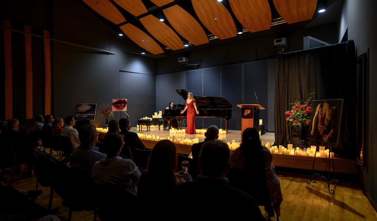 Operatic soprano, Vanessa Croome performing at the Valentines Serenade