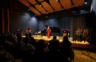 Operatic soprano, Vanessa Croome performing at the Valentines Serenade