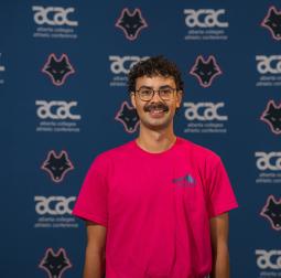 Photo of Taylor Hudak