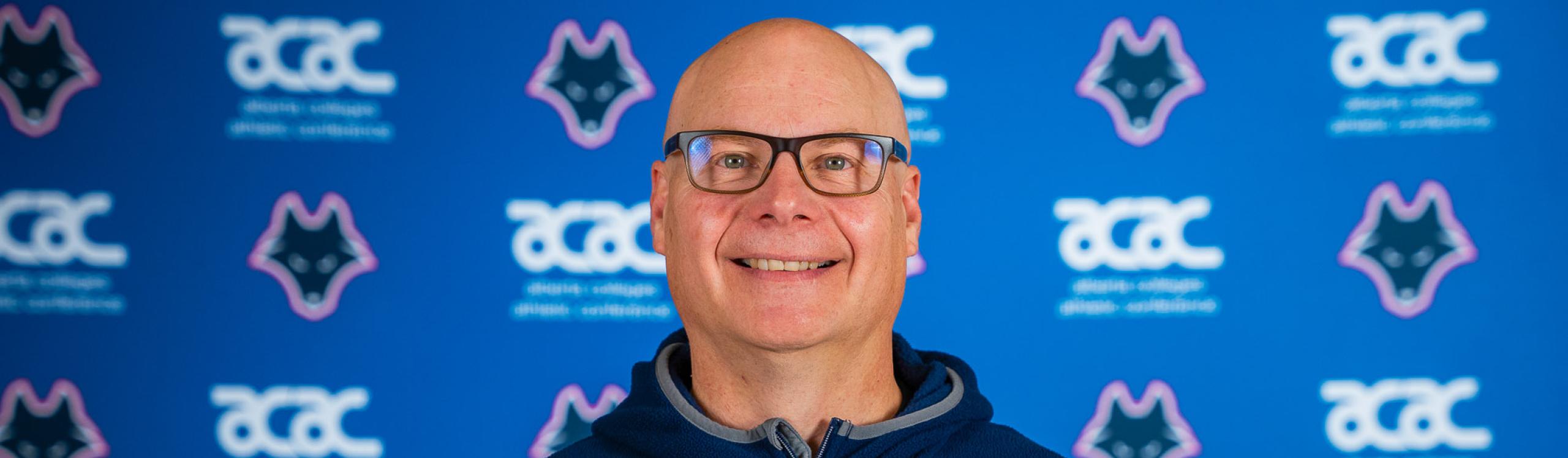 Official headshot of Brett Stephenson Wolves Womens Hockey head coach